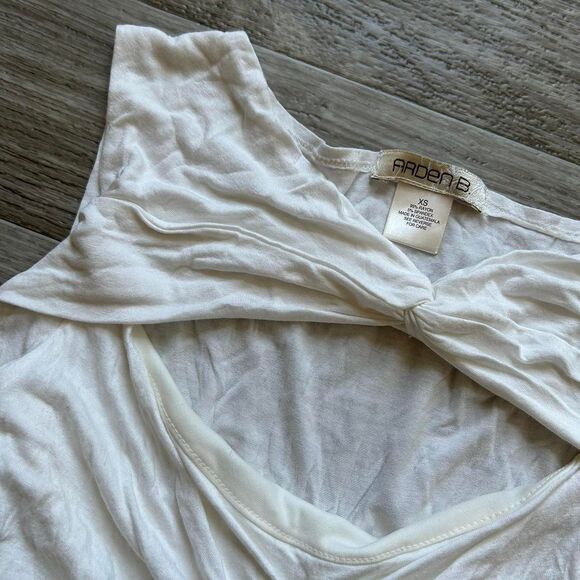 Cream Y2K Ruched Top - Picture 2 of 4